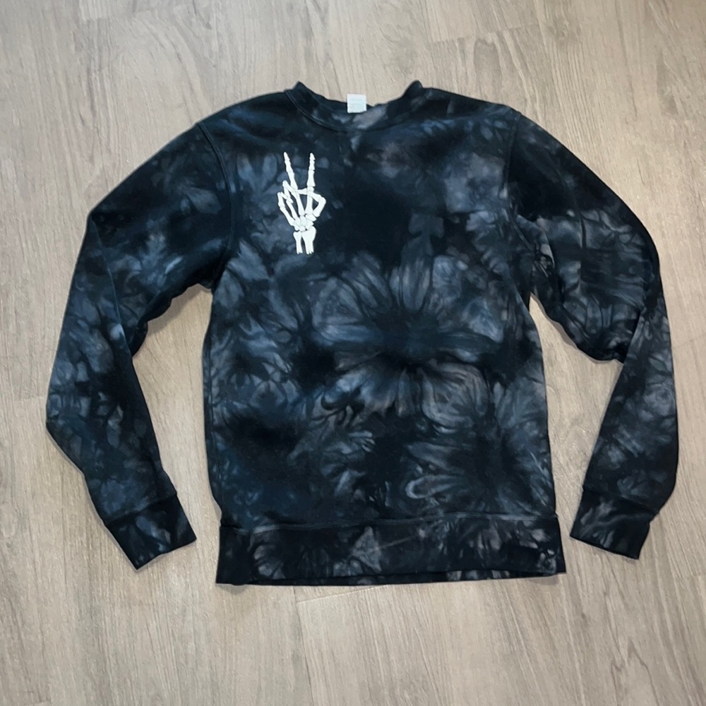 Chicago Boutique Crew Neck Tie Dye Glow inthe Dark Halloween Skeleton Sweatshirt